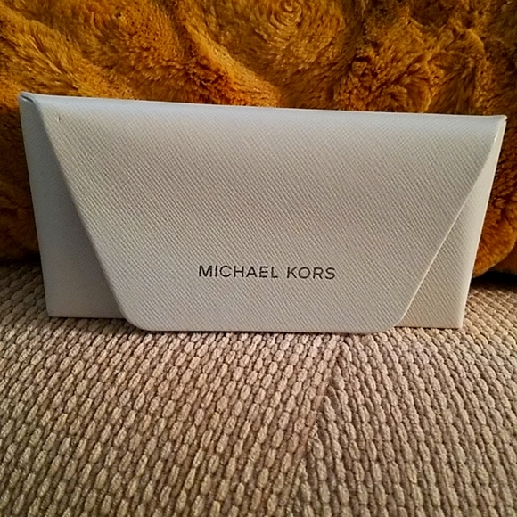 MICHAEL KORS EYEGLASS CASE - Picture 1 of 4